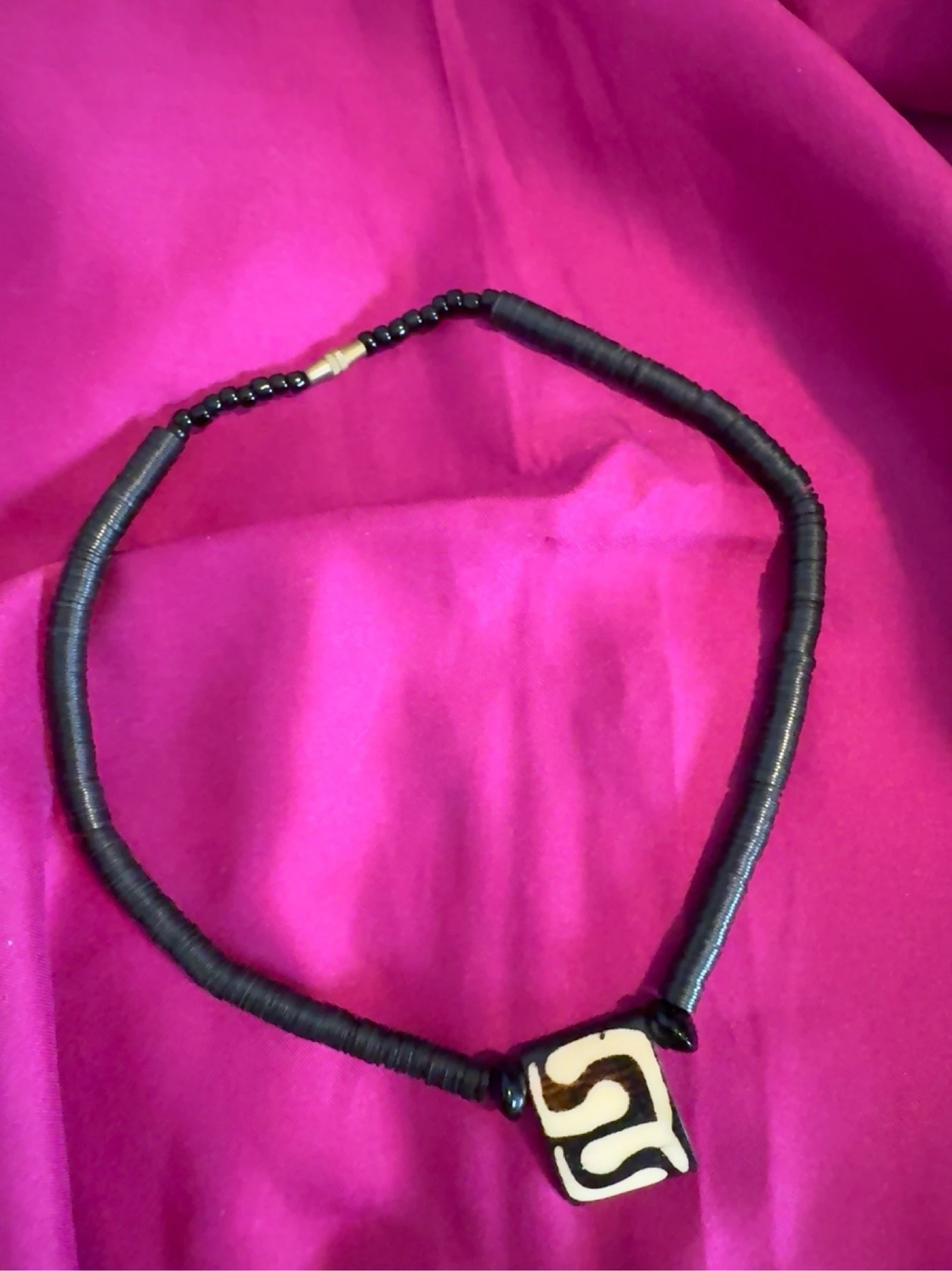 Ethnic boho handmade wooden and black bead necklace – photo 2